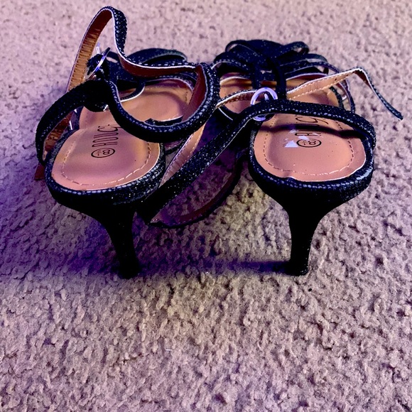 Heels sandal. Black glittery open toes size 8 1/2, brand rouge helium - Picture 2 of 2